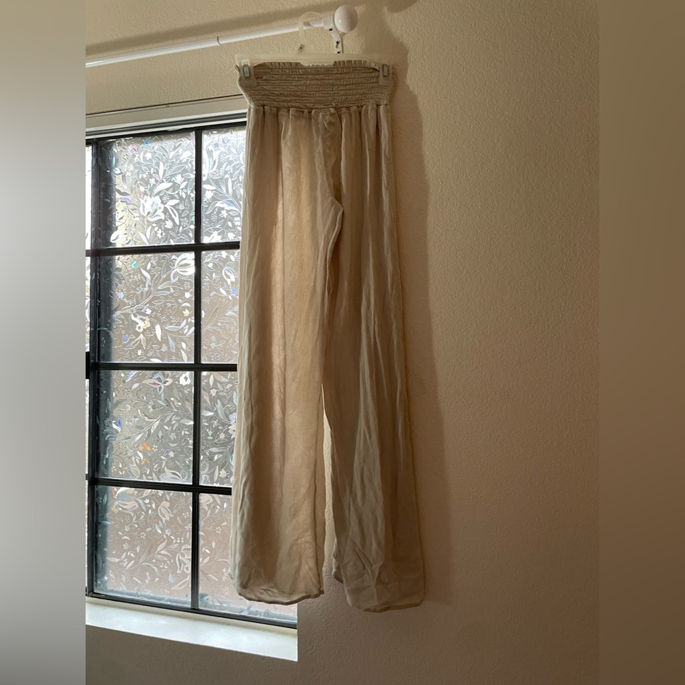 Cute, stretchy, cream colored yoga pants.